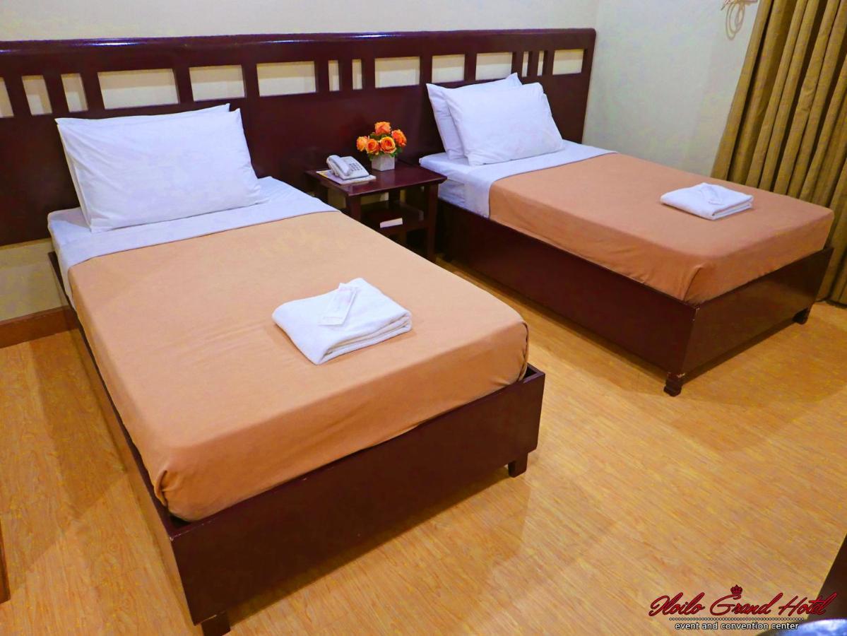 Iloilo Grand Hotel ภายนอก รูปภาพ