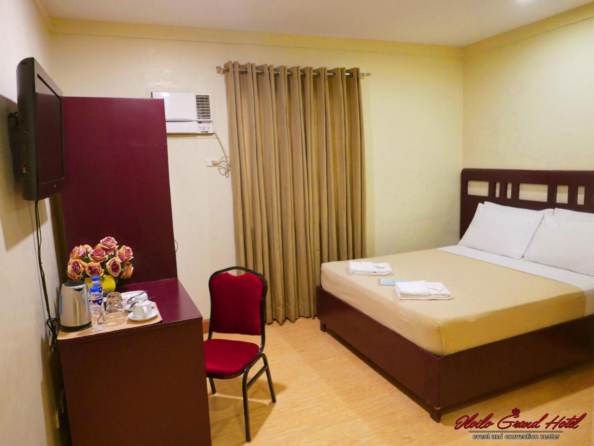 Iloilo Grand Hotel ภายนอก รูปภาพ