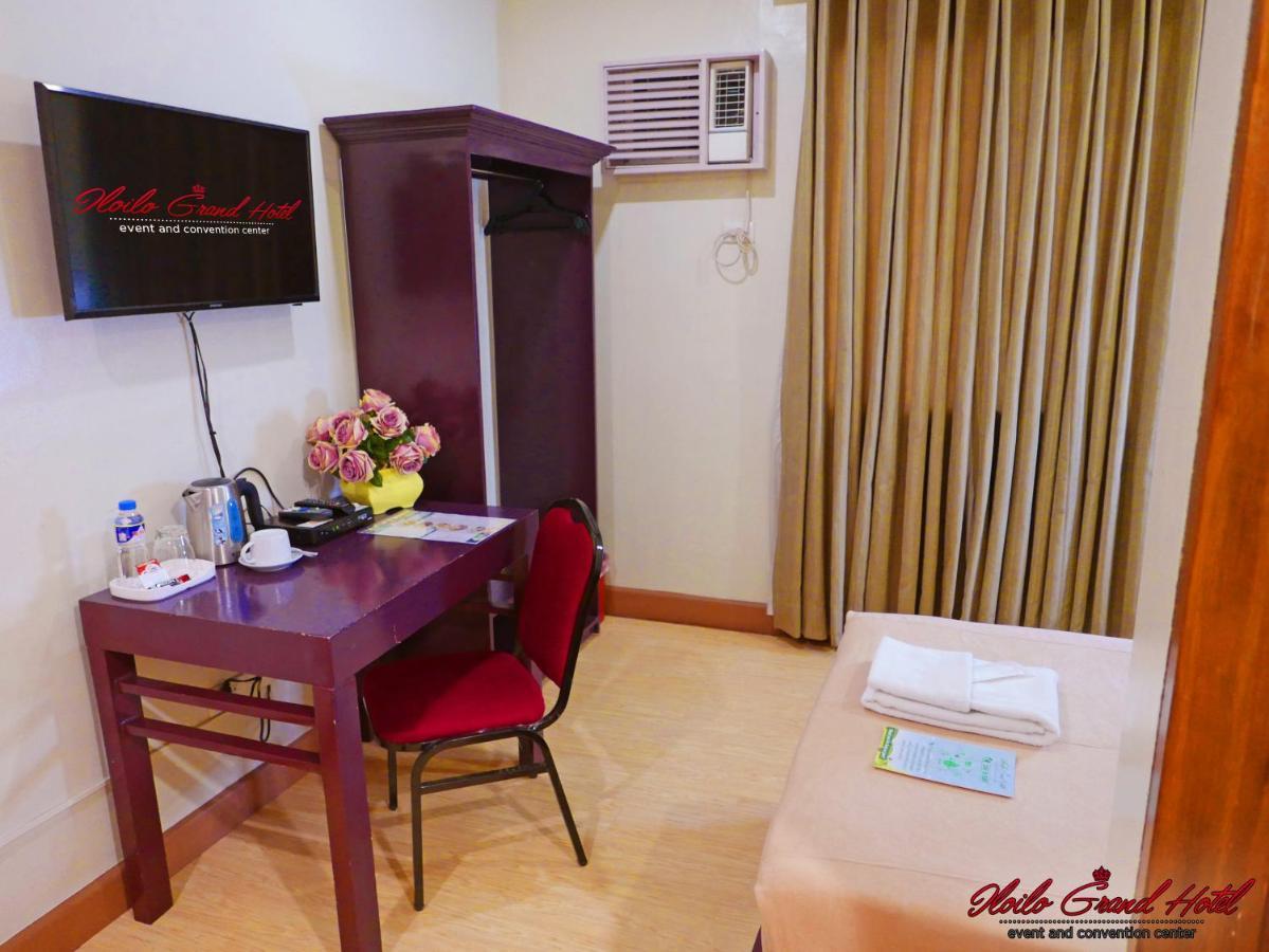 Iloilo Grand Hotel ภายนอก รูปภาพ