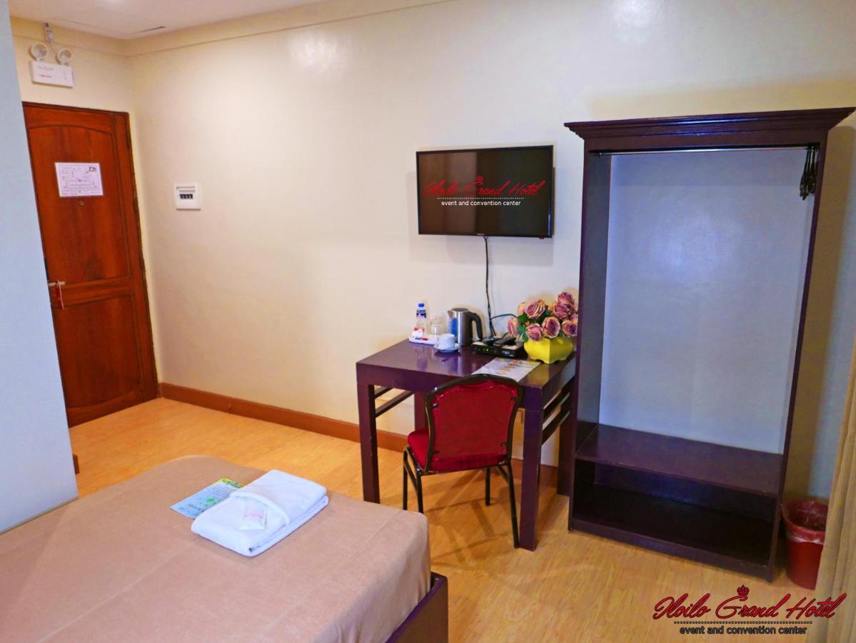 Iloilo Grand Hotel ภายนอก รูปภาพ
